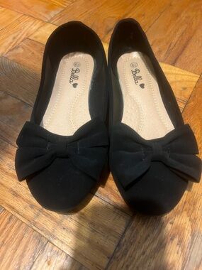 Abella Black Slip-On Ballet Flats with Cushioned Insole